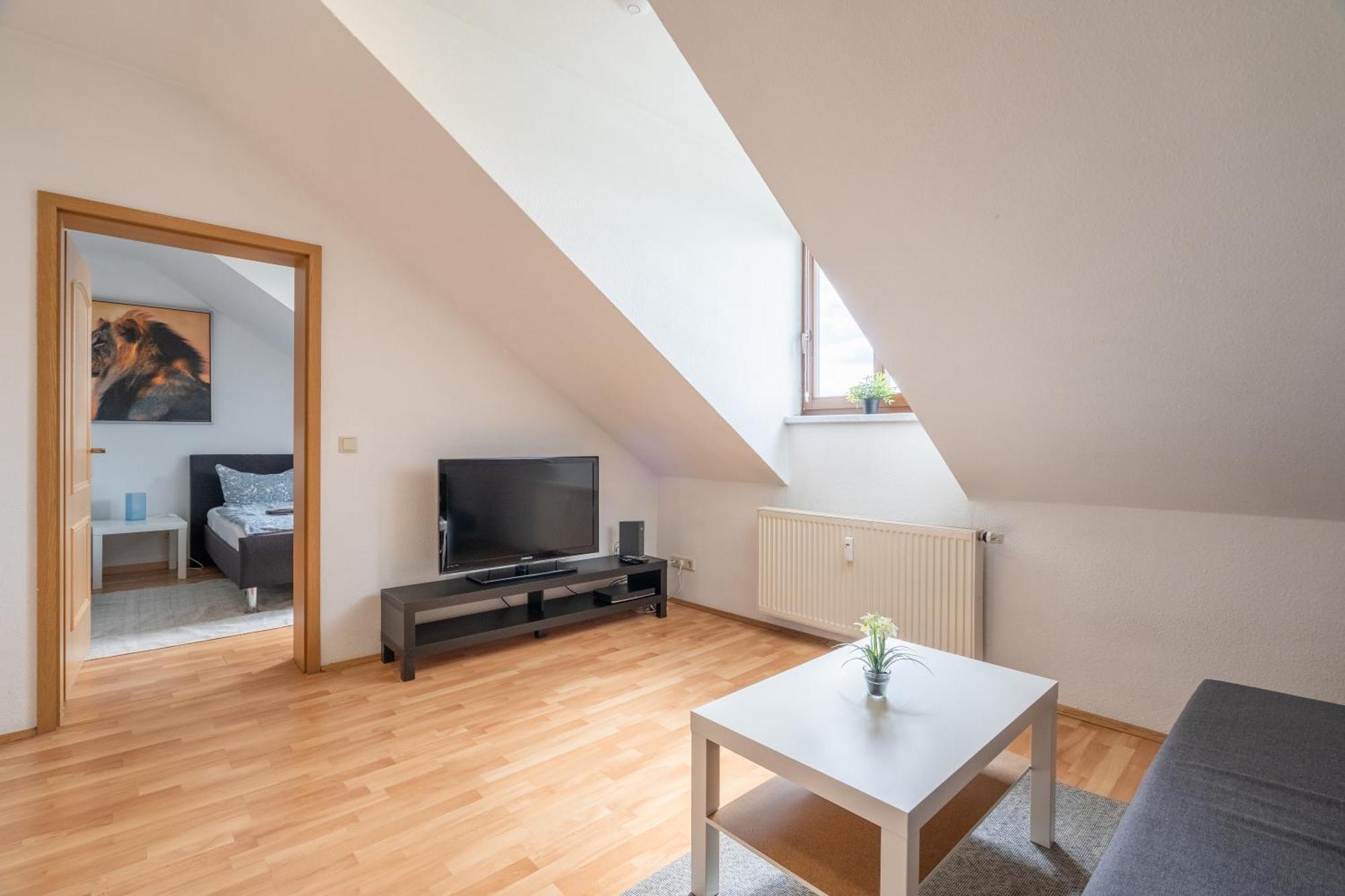 Gemuetliche Dachgeschosswohnung -Waldstrassenviertel ไลป์ซิก ภายนอก รูปภาพ